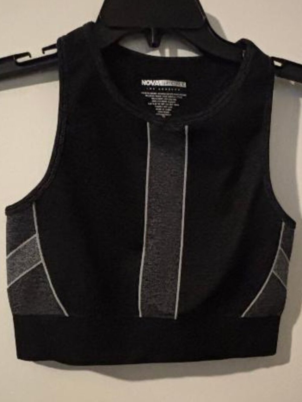 NOVA Sport Women’s Size M Black Gray White Knit Crew Pullover Sports Bra NWOT